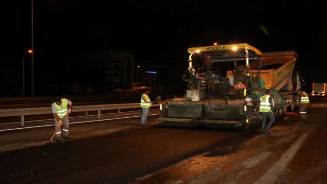 Gebze İstanbul Caddesi’nde gece mesaisi