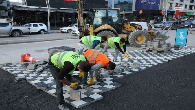 Gebze Körfez Caddesi’nde geniş kaldırım, rahat trafik