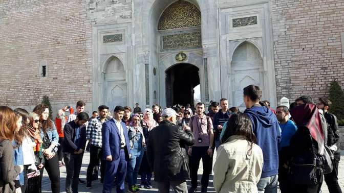 Gebze Yurdu Öğrencileri Topkapı Sarayında