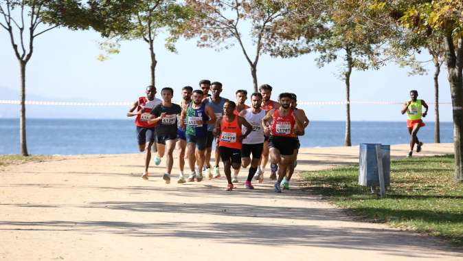 Genci yaşlısı binlerce sporsever Cumhuriyet aşkına koştu