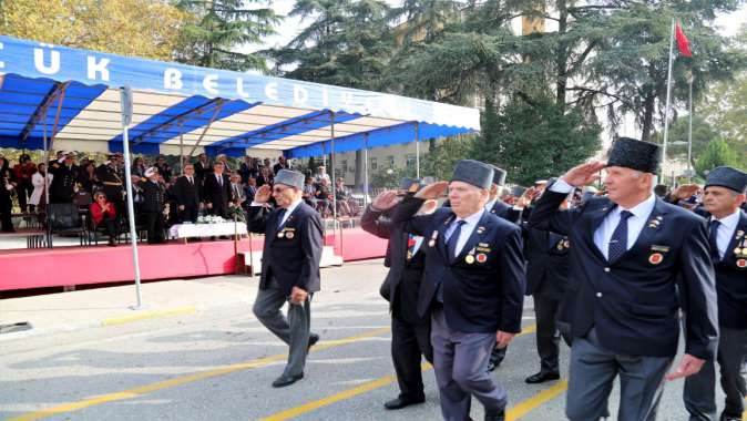 GÖLCÜKTE 29 EKİM CUMHURİYET BAYRAMI COŞKUYLA KUTLANDI