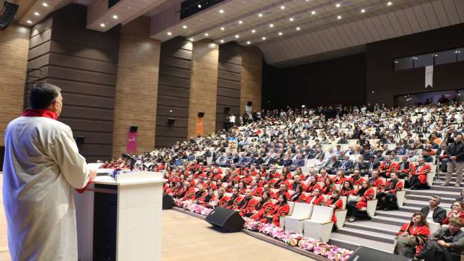 GTÜ Akademik Yılı Sanayi ve Teknoloji Bakanının İlk Dersi ile Başladı