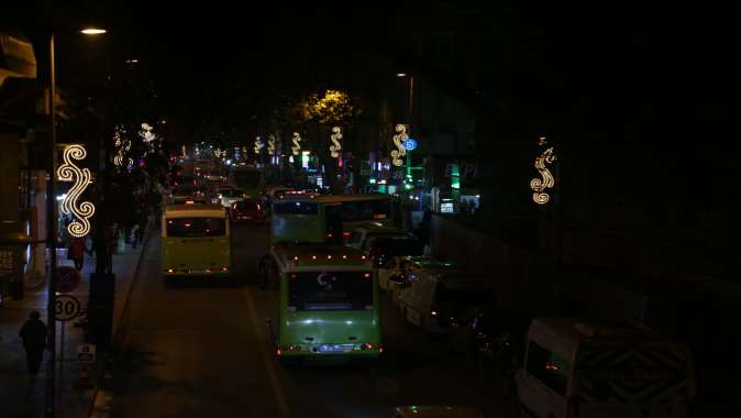 İnönü Caddesi gece bir başka güzel oldu