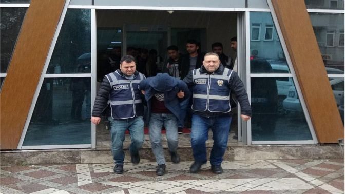 İstanbulda otomobil çalan 4 kişi Kocaelide yakalandı