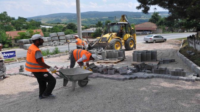 İzmit, Derince ve Körfez ilçelerinde yollar yenileniyor