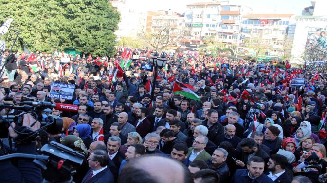 İzmitte bin kişiden Kudüs protestosu