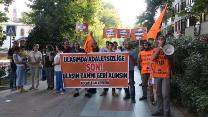 İzmitte ulaşım zammı protesto edildi