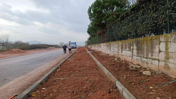 Kartepe Ballıca Sokak’ta kaldırım imalatlarına başlandı