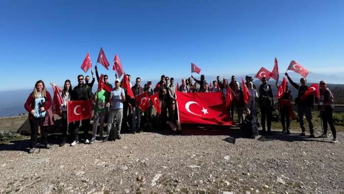 Kartepe’nin zirvesinde Cumhuriyet coşkusu