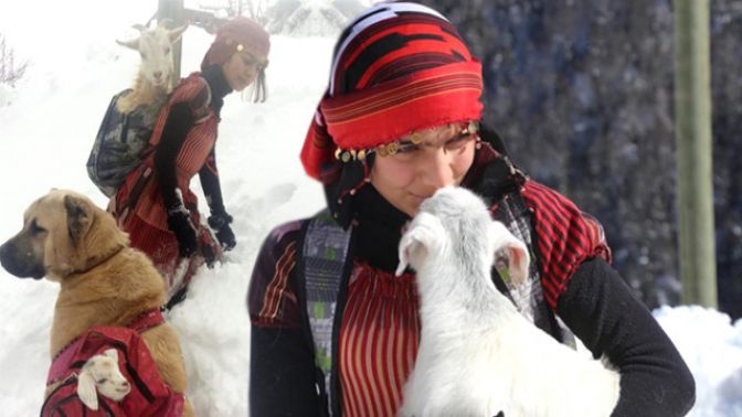 Keçiyi Sırtladığı Fotoğrafla Paylaşım Rekoru Kıran Hamdu Senaya, Erdoğandan Davet