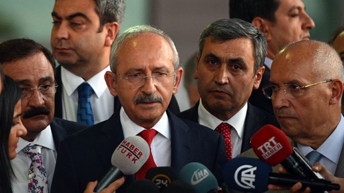 Kılıçdaroğlu Deniz Baykalı ziyaret etti