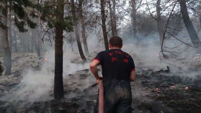 Kocaeli İtfaiyesi, Bolu’da soğutma çalışması yapıyor