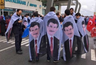 Konya'da Davutoğlu'nu böyle karşıladılar