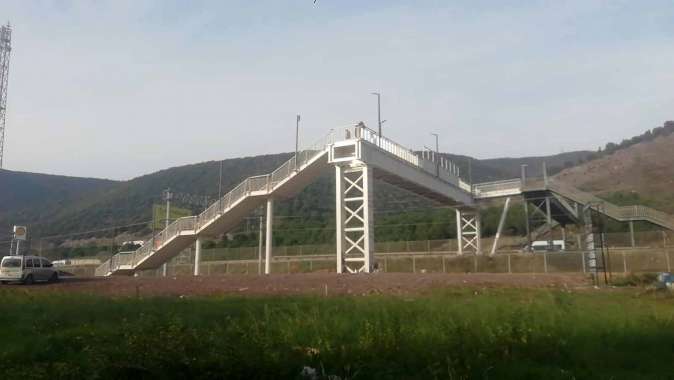 Körfez Şirinyalı yaya üstgeçidi tamamlanma aşamasına geldi