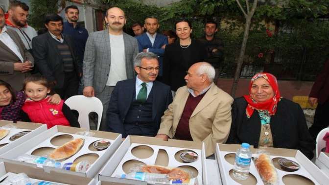 Köşklüçeşme aynı sofrada iftar açtı