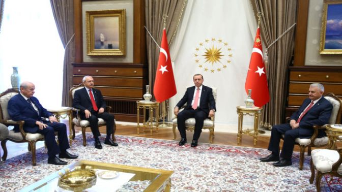 Liderlerin Bayram Programı! Erdoğan ve Yıldırım İstanbulda, Kılıçdaroğlu Cezaevine Gidiyor