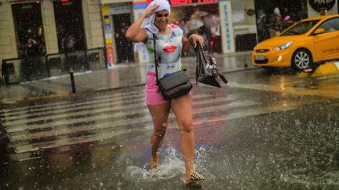 Meteorolojiden yeni açıklama... İstanbul için saat verdi