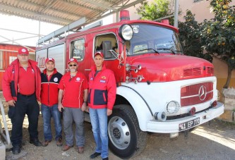 Oğlunun anısına gönüllü itfaiyeci oldu.