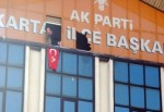 AK Parti İlçe Binasına Silahlı Baskın