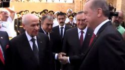 Anıtkabir'de Dikkat Çeken Manzara! Erdoğan ile Bahçeli'nin Sıcak Sohbeti