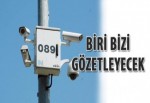 Biri bizi gözetliyor