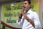 Demirtaş'ın Toplantısına Damga Vuran Pankart