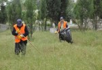 Dilovası’nda Mezarlıklar Temizleniyor.