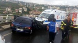 Gebze'de Hasta nakil ambulansı ile otomobil çarpıştı: 3 yaralı