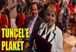 Oya Tunçel plakete doymuyor