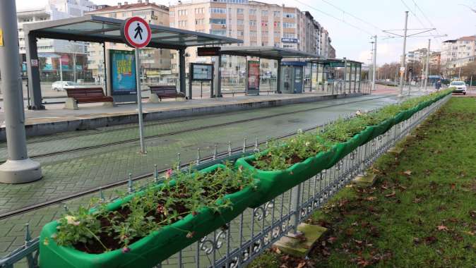 Tramvay duraklarına görsel dokunuş