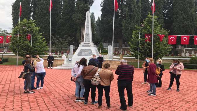 Yabancı eğitimciler tarihi mekanları gezdi