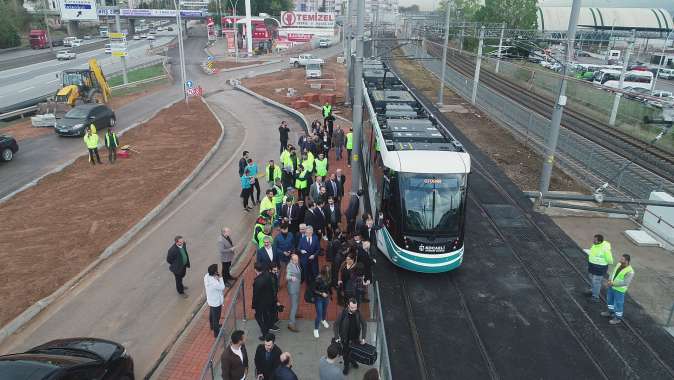 Yeni Tramvay Hattının İlk Sürüşünü Büyükakın Yaptı