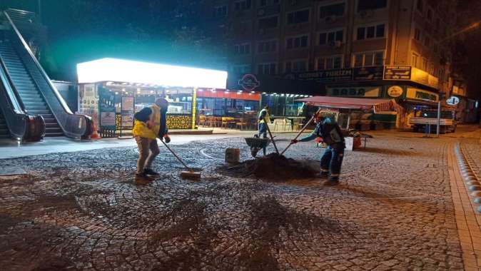 Yol Bakım Timi gece geç saatlerde de yollarda