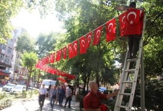 Yürüyüş Yolu, Kırmızı-Beyaza büründü