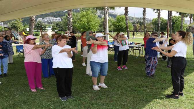 Büyükşehir’den yalnızlığı unutturan hizmetler