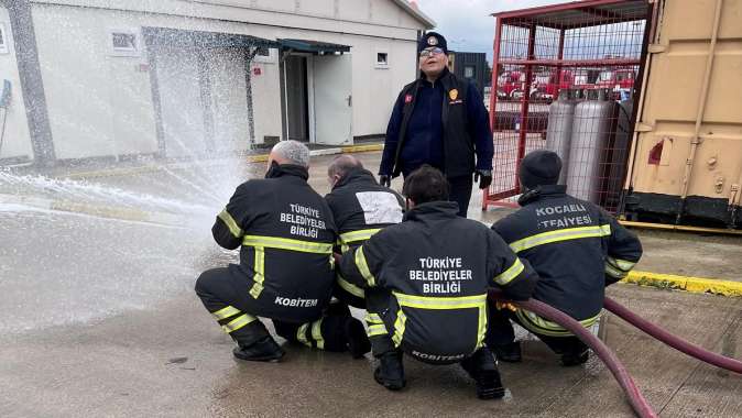 Tuzla Kent Konseyi’ne gönüllü itfaiyecilik eğitimi